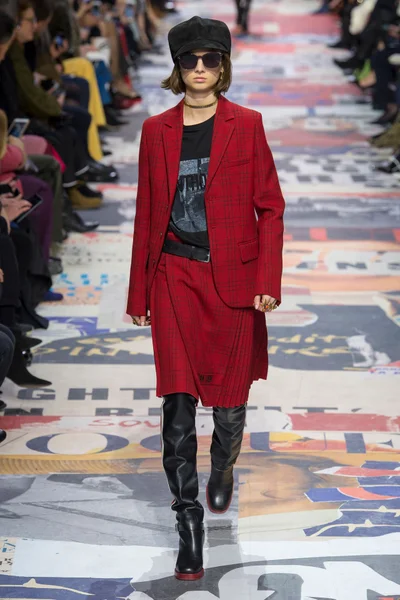 Look 3